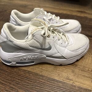 Nike AIR MAX EXCEE Women's White CD5432-121 Athletic Sneaker Shoes SIZE 9.5 EUC